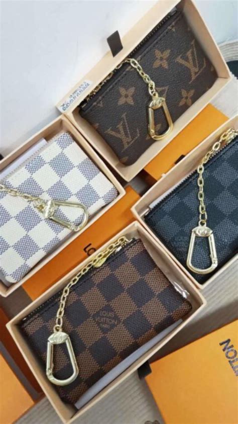 keychain wallet lv